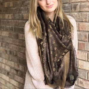 Louis Vuitton scarf